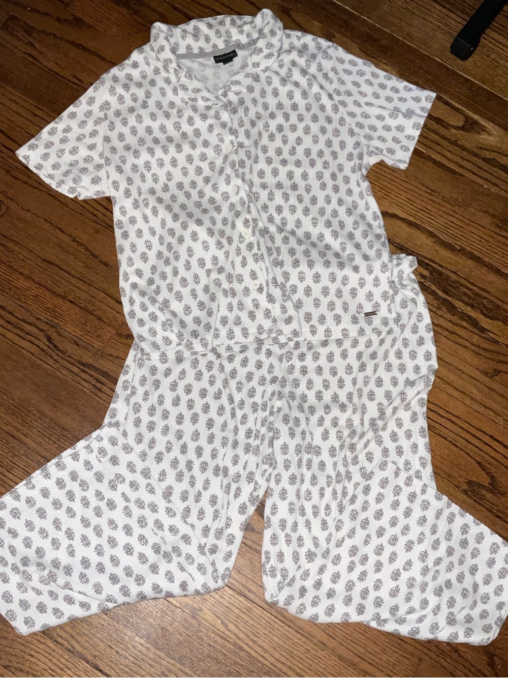 Tahari White Pajama Set with Gray Print